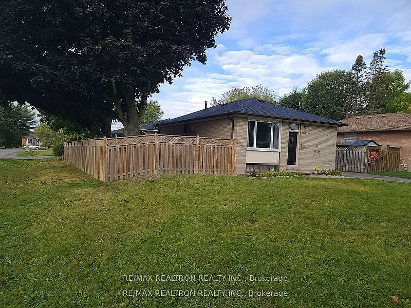 3 bed, $2,300 — Photo 2