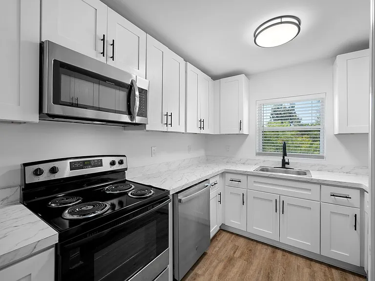 KC Flats Apartments — Photo 64