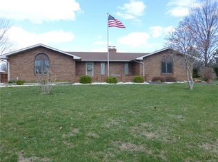 508 Straube Ln, Godfrey, IL 62035