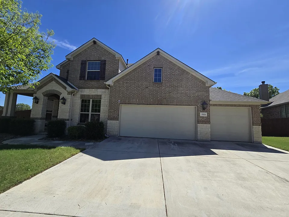 3818 Lariat Way