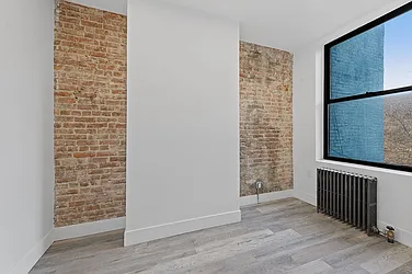 Rented by R New York