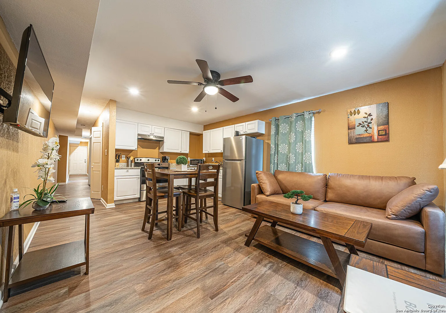 2 bed, 790 sqft, $1,050 — Photo 1