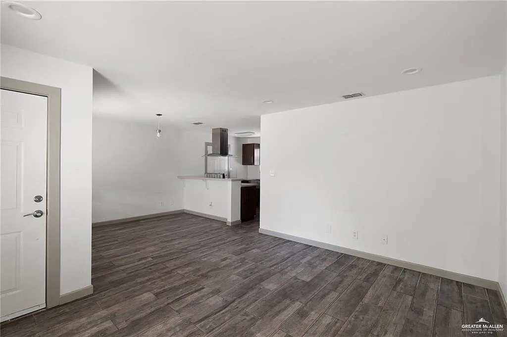4 bed, 2.0 bath, 1212 sqft, $1,700 — Photo 4