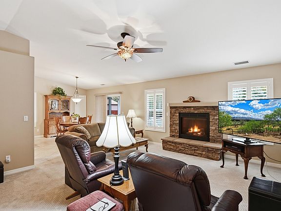 3rd image of 603 N Eagle Ridge Rd