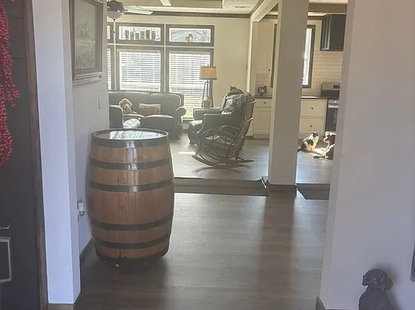 419 June St, Hemphill, TX 75948