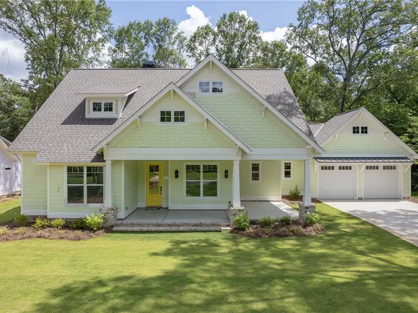 1605 43rd St, Phenix City, AL 36867