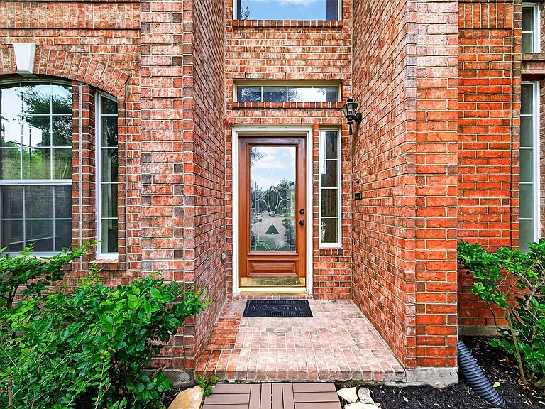 2502 Rosebluff Ct — Photo 2