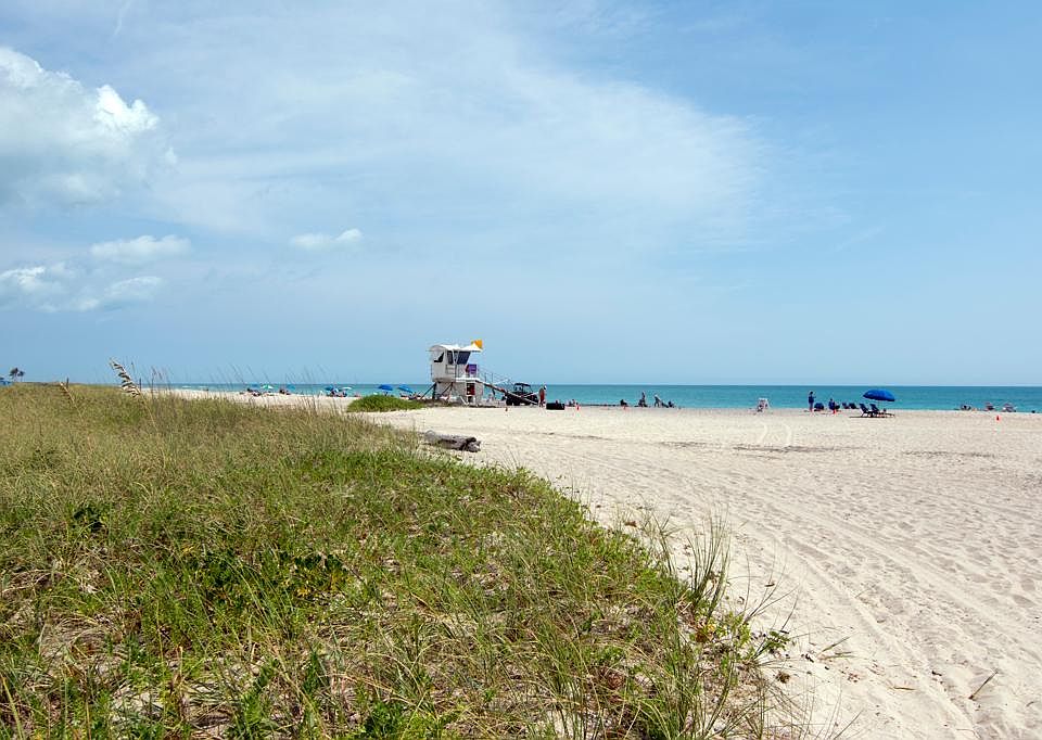 1st image of 936 E Causeway Blvd
