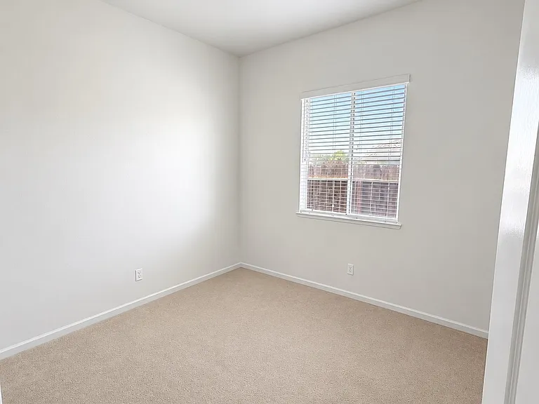 973 Piermont Ct — Photo 10