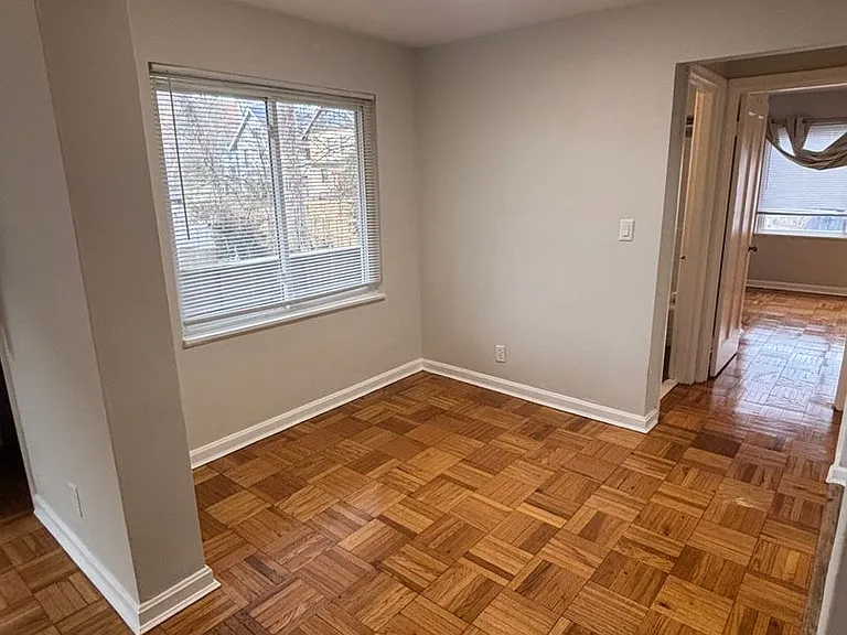 2521 Hackberry - Updated 1 Bedrooms Apts. in E Walnut Hills — Photo 16