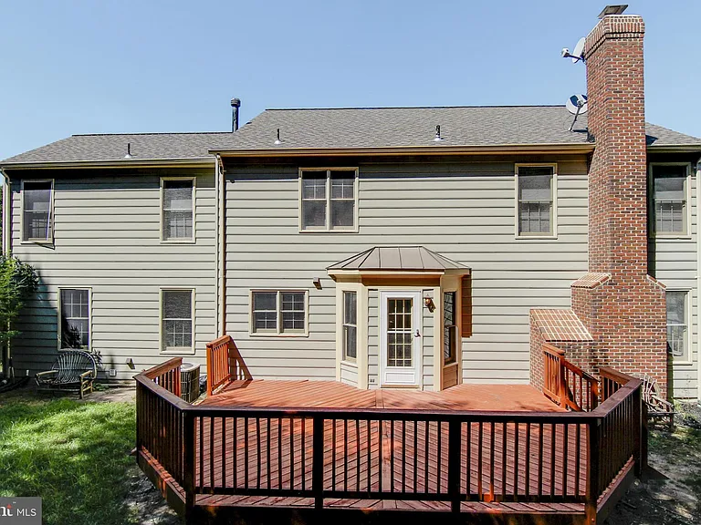 4269 Exeter Dr — Photo 3