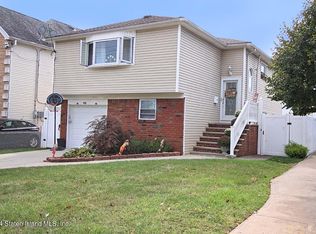 480 Huguenot Ave, Staten Island, NY 10312