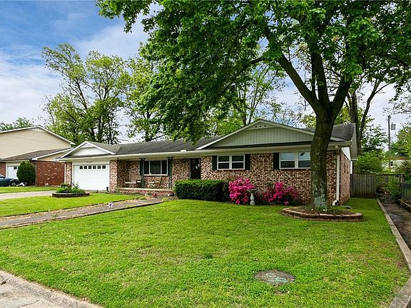 2nd image of 2122 W Tulsa St