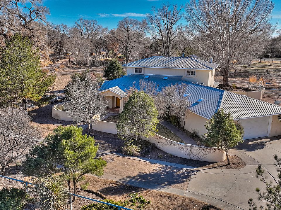 1st image of 400 Paseo Del Bosque NW