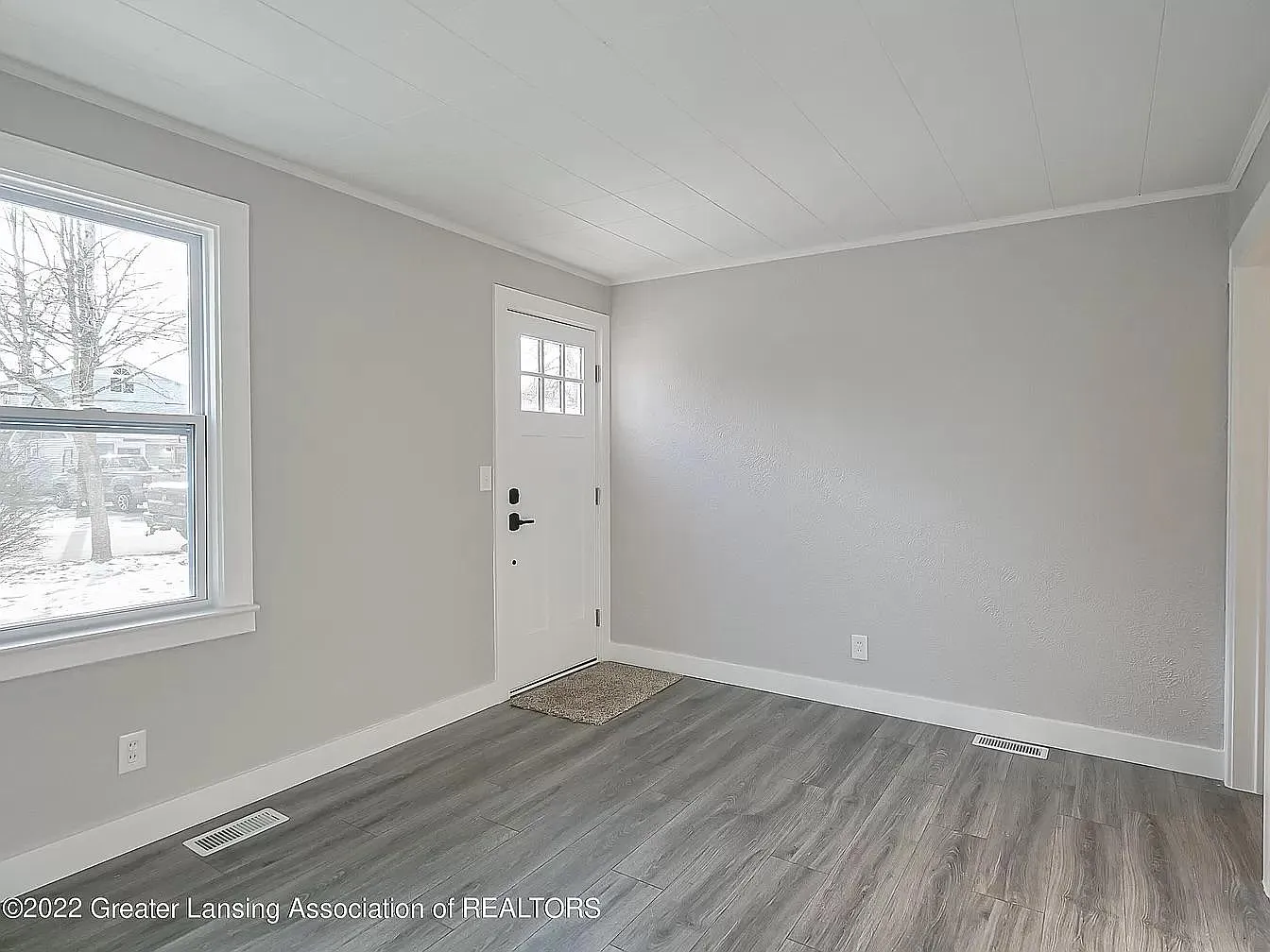 209 E Potter Ave photo 1