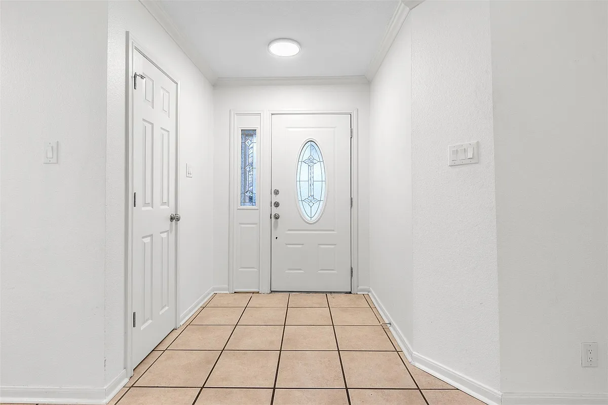 Building Photo - 2602 Peach Tree Ln