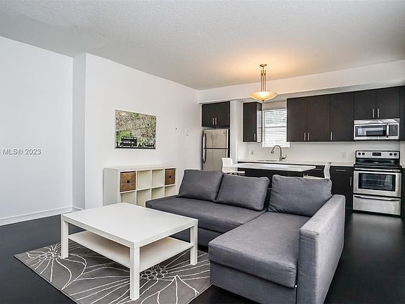 2nd image of 737 Jefferson Ave APT 204
