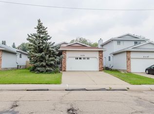 2439 112th St NW, Edmonton, AB T6J 4N7