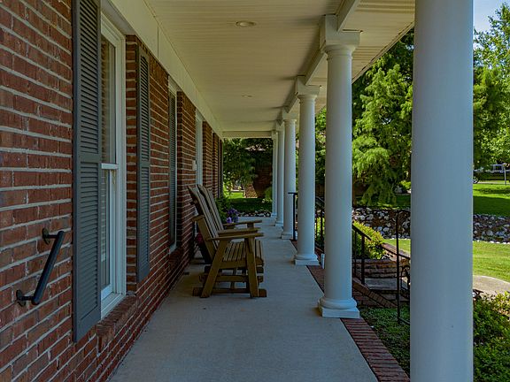 4th image of 446 Carson Way