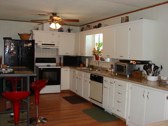 2nd image of 2413 Lisa Ann Ave