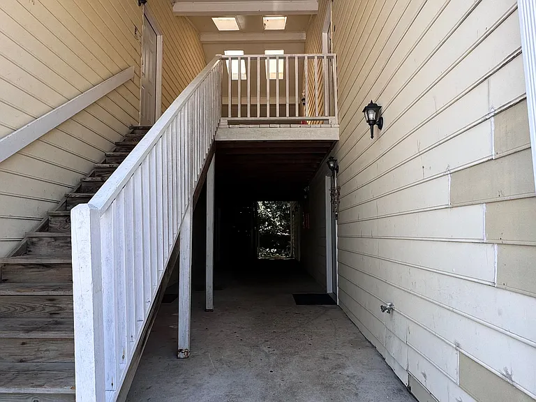 519 Mystic Dr #C — Photo 3