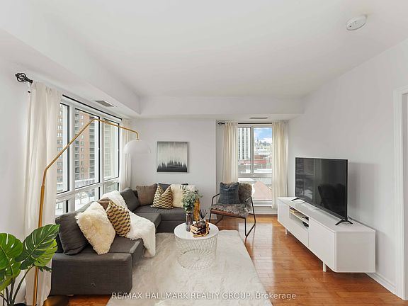 3rd image of 200 Rideau St #608