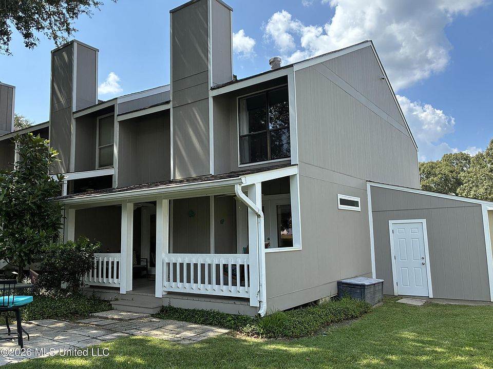 1st image of 296 Highpoint Dr
