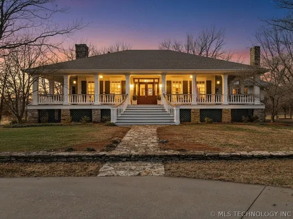 3987 Silver Lake Rd, Bartlesville, OK 74006