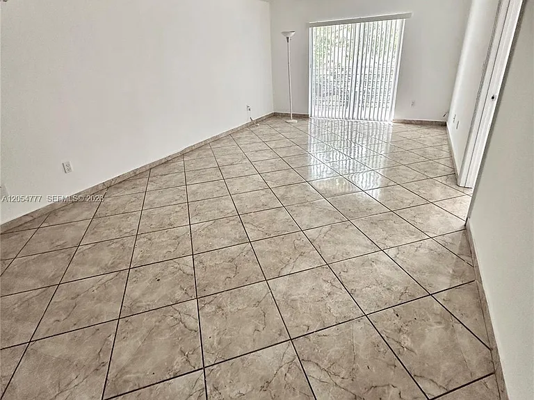 4111 Stirling Rd #408 — Photo 5