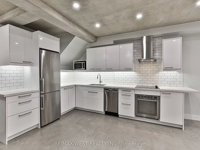 1745 Keele St #4 — Photo 8