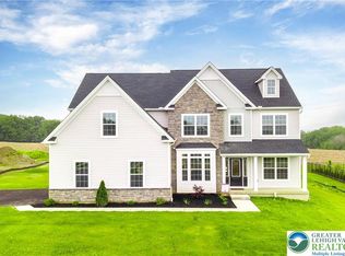 4779 Farrcroft Dr #90, Easton, PA 18040