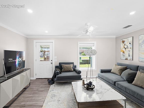 3rd image of 903 4th Ave S