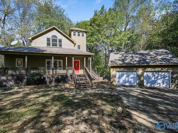 2232 Thompson Falls Dr, Guntersville, AL 35976