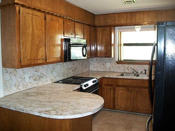 4th image of 510 NE Cimarron Cir