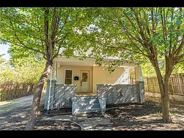 817 Raymond St, Akron, OH 44307