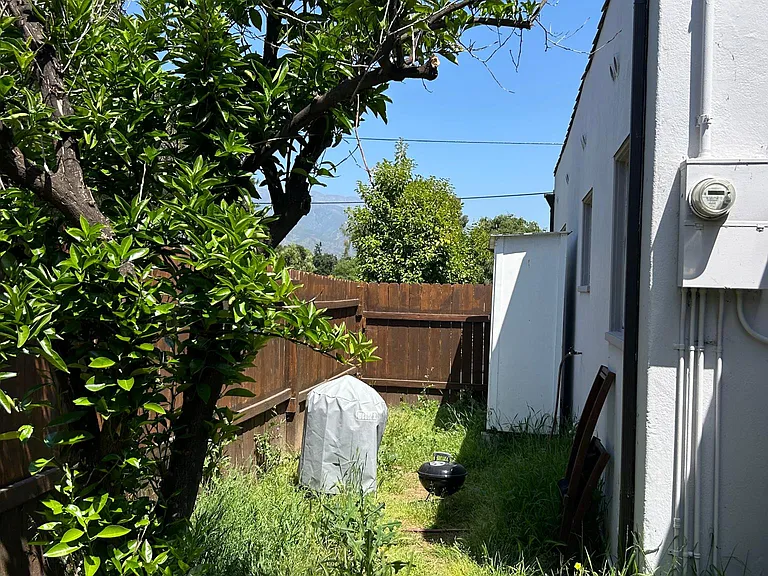 511 N Signal St — Photo 18