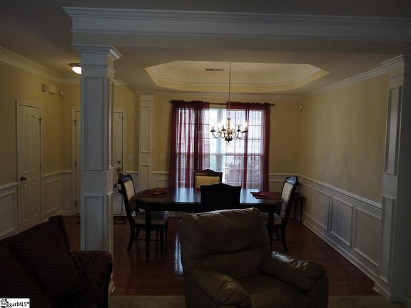 5th image of 321 Blue Heron Cir