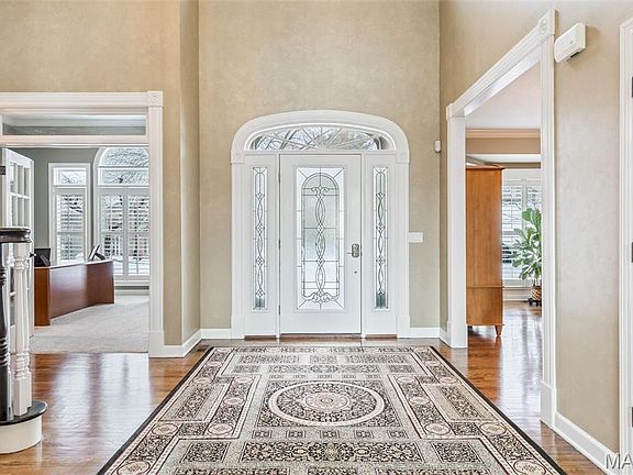 4th image of 1040 Greystone Manor Pkwy