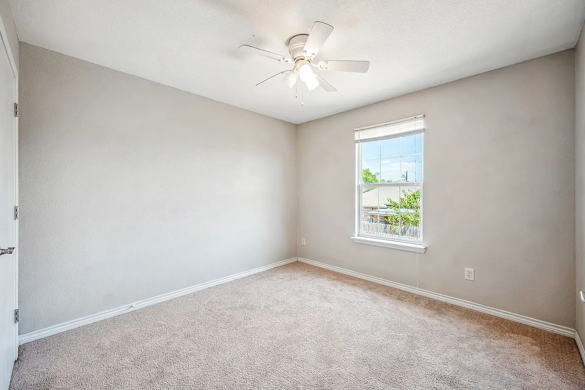 Building Photo - 1415 N Columbia St #1