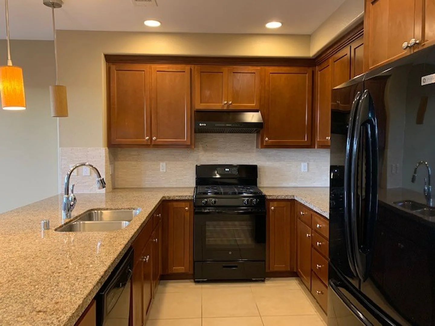 Gorgeous, Spacious and Immaculate 2 Bedroom 2 Bath Townhome! — Photo 2