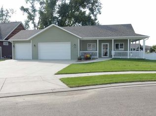 307 Baker Pl, Bismarck, ND 58504