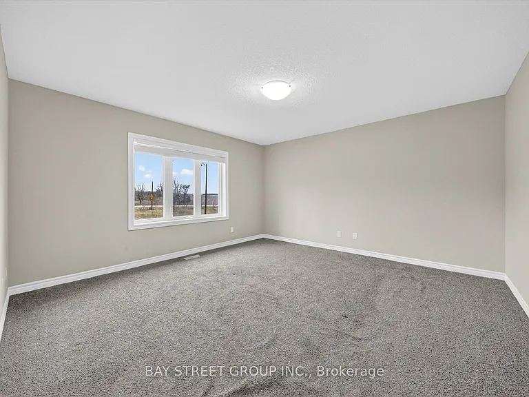 445 Avens St — Photo 24