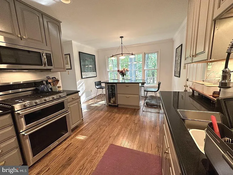725 Forest Park Rd — Photo 5