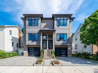 814 Glen Rd, Fort Lee, NJ 07024