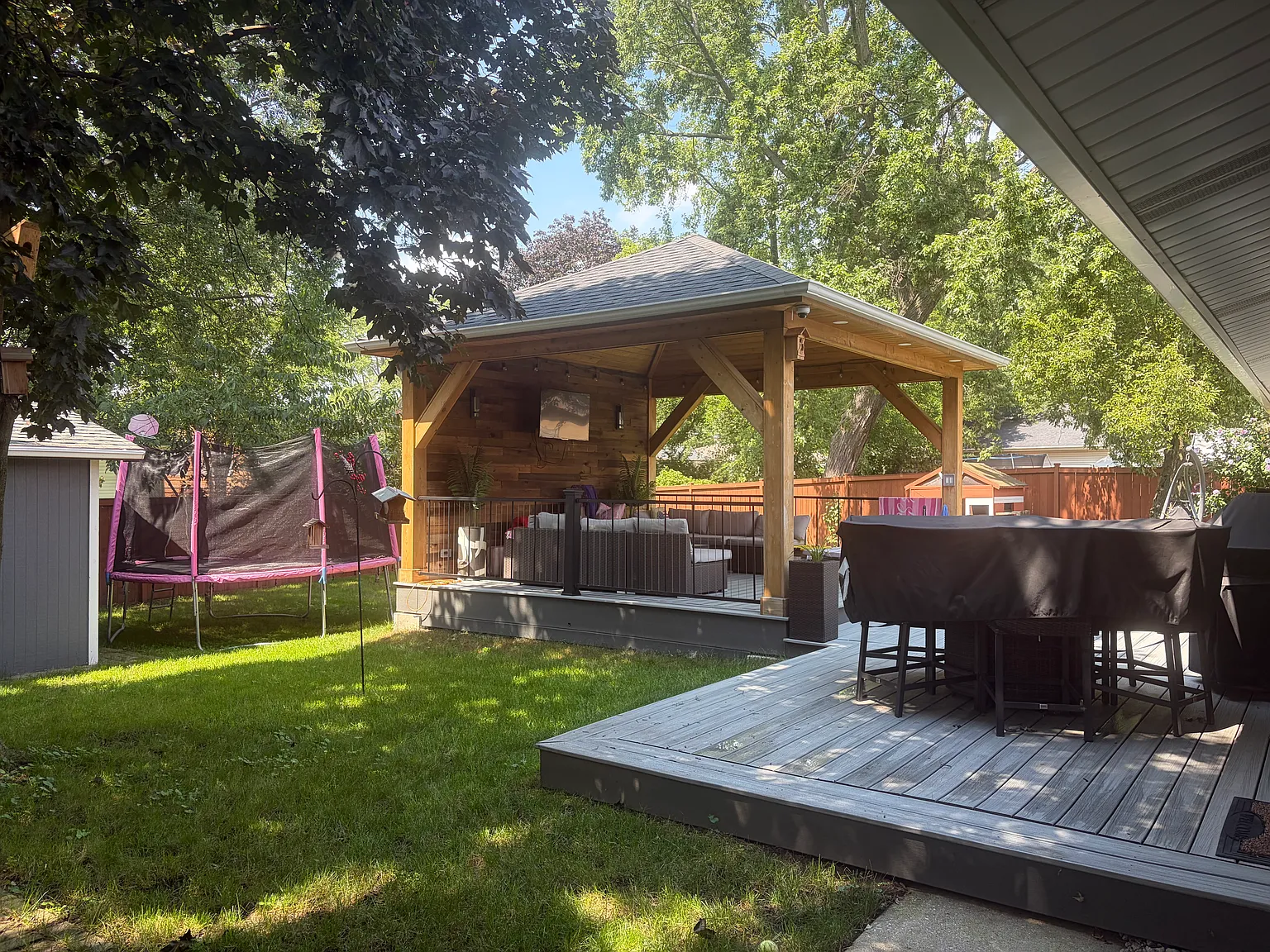 3 bed, 1310 sqft, $3,200 — Photo 2