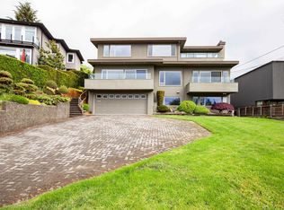 2557 Lawson Ave, West Vancouver, BC V7V 2G1