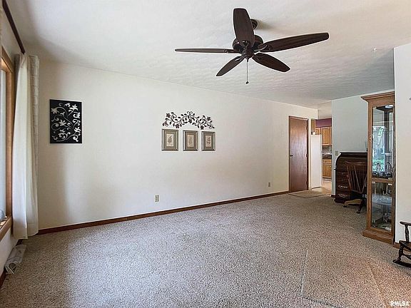 3rd image of 3117 W 2nd St