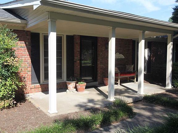 5th image of 2419 Bluegrass Dr