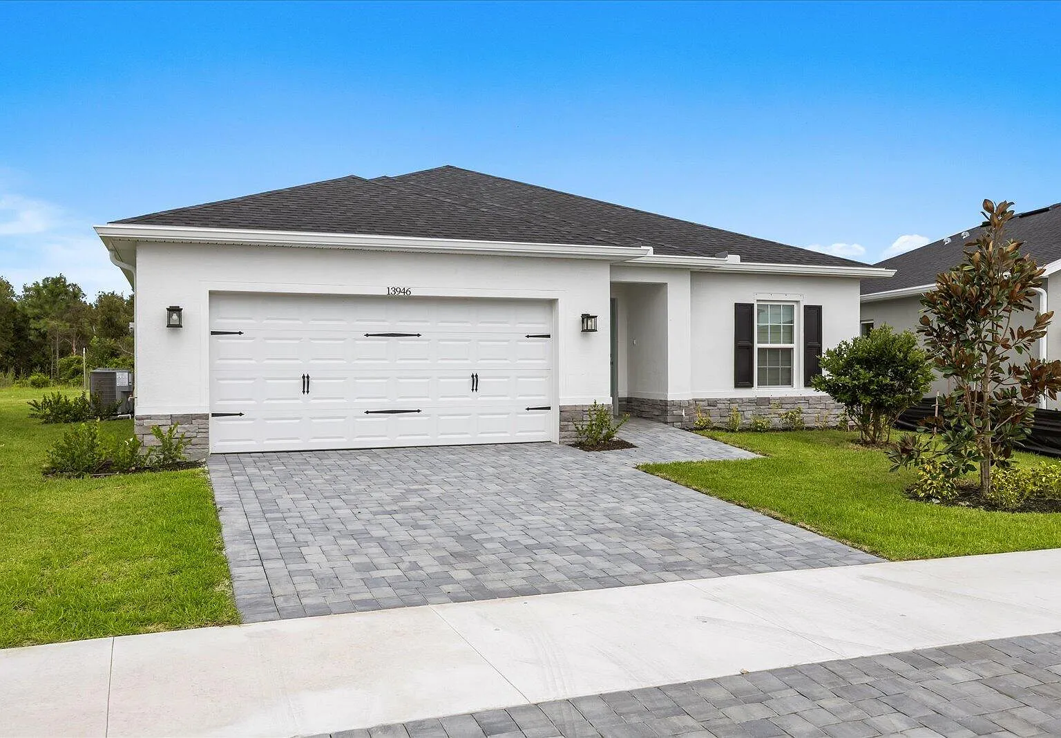 4 bed, 2.0 bath, 1850 sqft, $2,900 — Photo 2