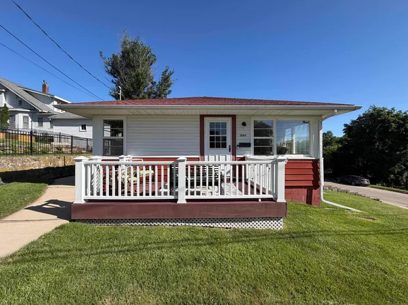 1205 Park St, Dubuque, IA 52001